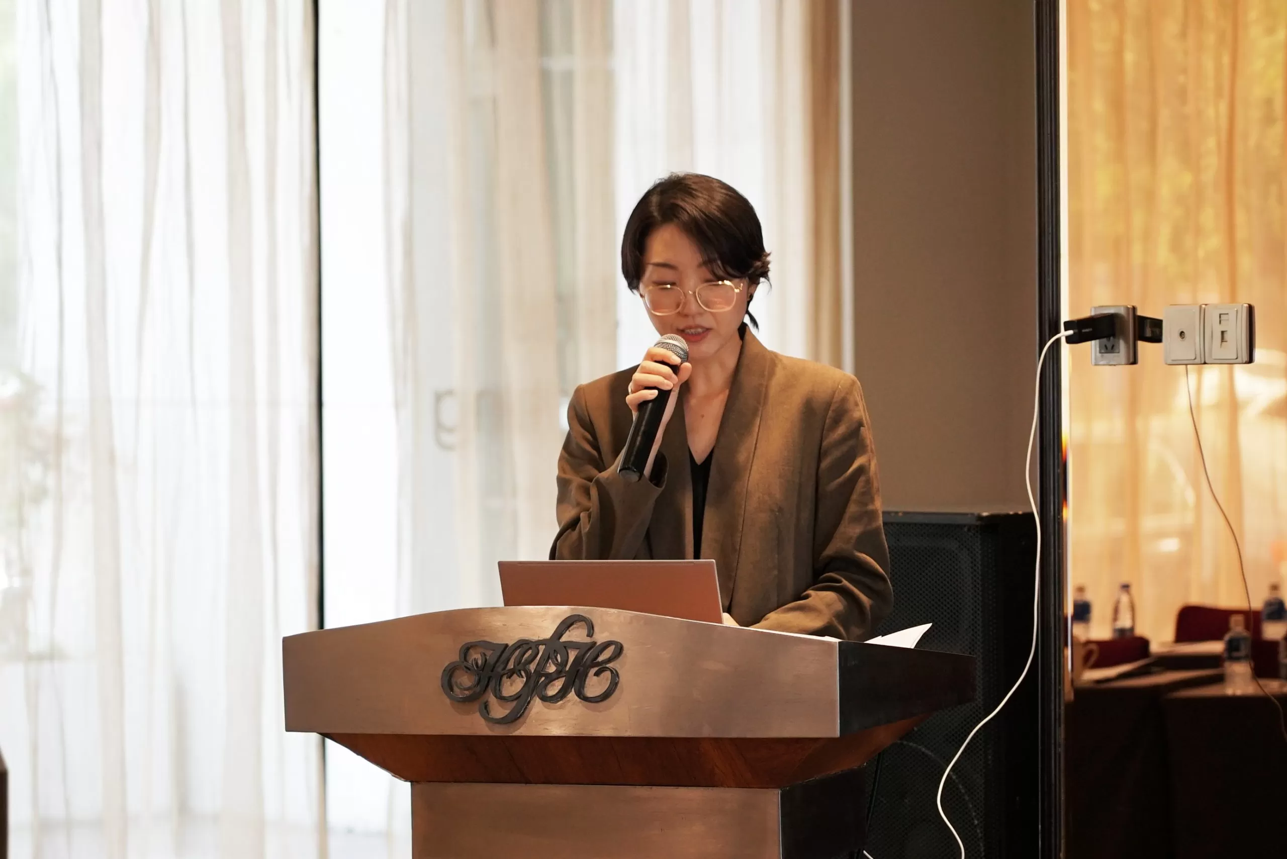 领智咨询总经理、高级咨询顾问于蛟以《日资企业双碳实践与政策运用(设备更新、绿色创建、降本增效)》为题,分享了设备更新等政策在日资企业高效落地的路径与案例。